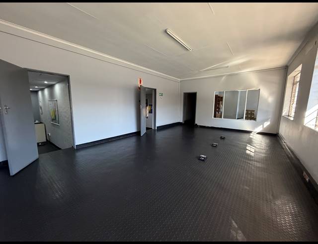 2,000M² FACTORY TO LET IN ROODEKOP